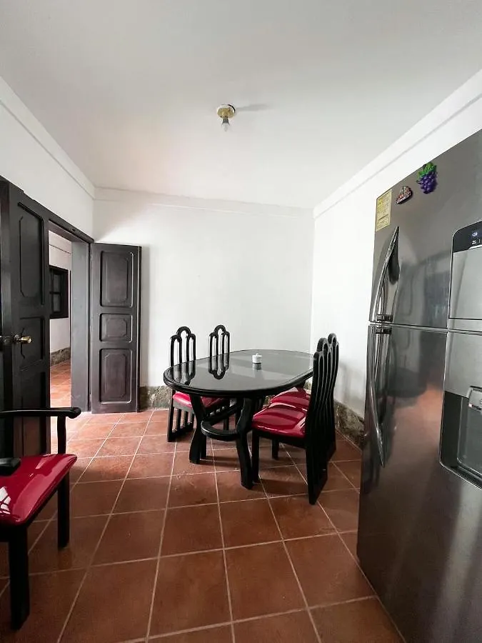Homestay Casa Nazareno, Callejon Lemus #9A Entre 6A Y 7A Avenida Norte Antigua