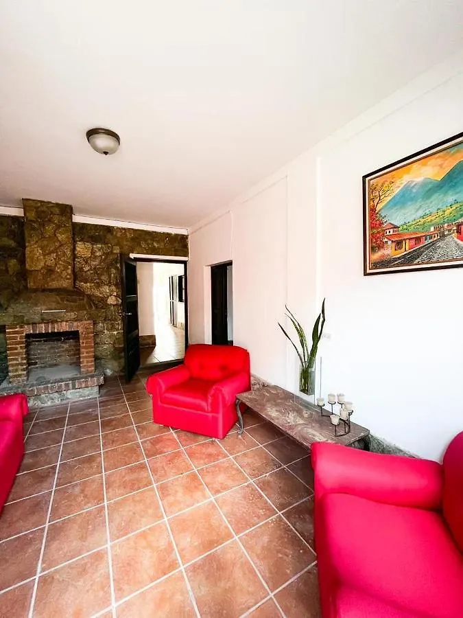 Casa Nazareno, Callejon Lemus #9A Entre 6A Y 7A Avenida Norte Antigua 0*,