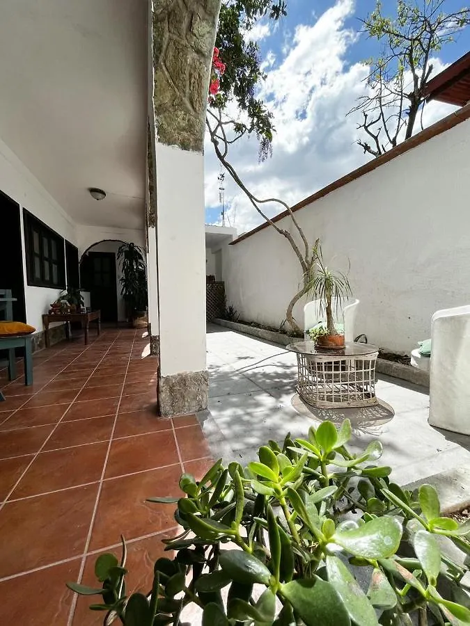 Privatunterkunft Casa Nazareno, Callejon Lemus #9A Entre 6A Y 7A Avenida Norte Antigua