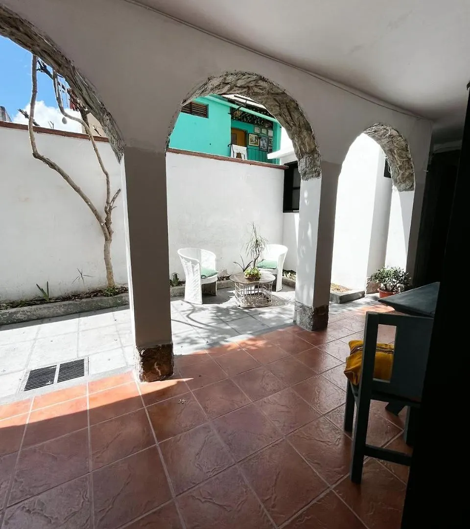 Casa Nazareno, Callejon Lemus #9A Entre 6A Y 7A Avenida Norte Antigua Guatemala